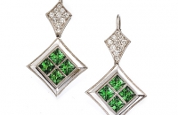 2_emerald_earrings