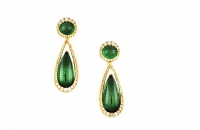 green_earrings